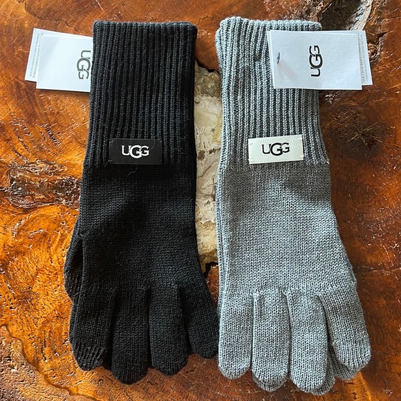 UGG Accessories - NWT UGG gloves one size